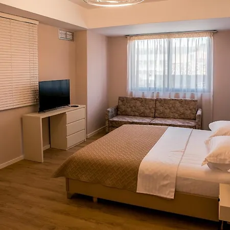 ホテル Oda Aparthotel Shkoder 3*